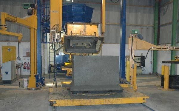 Barrier concrete mold