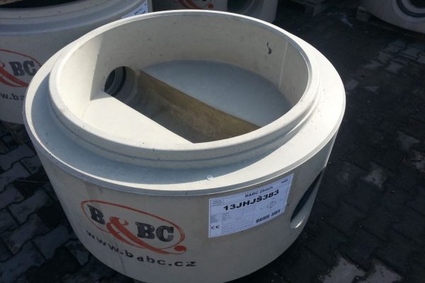 Finish manhole base Finish manhole base