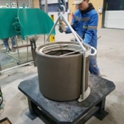 BFS concrete product gripper with Base Pallets