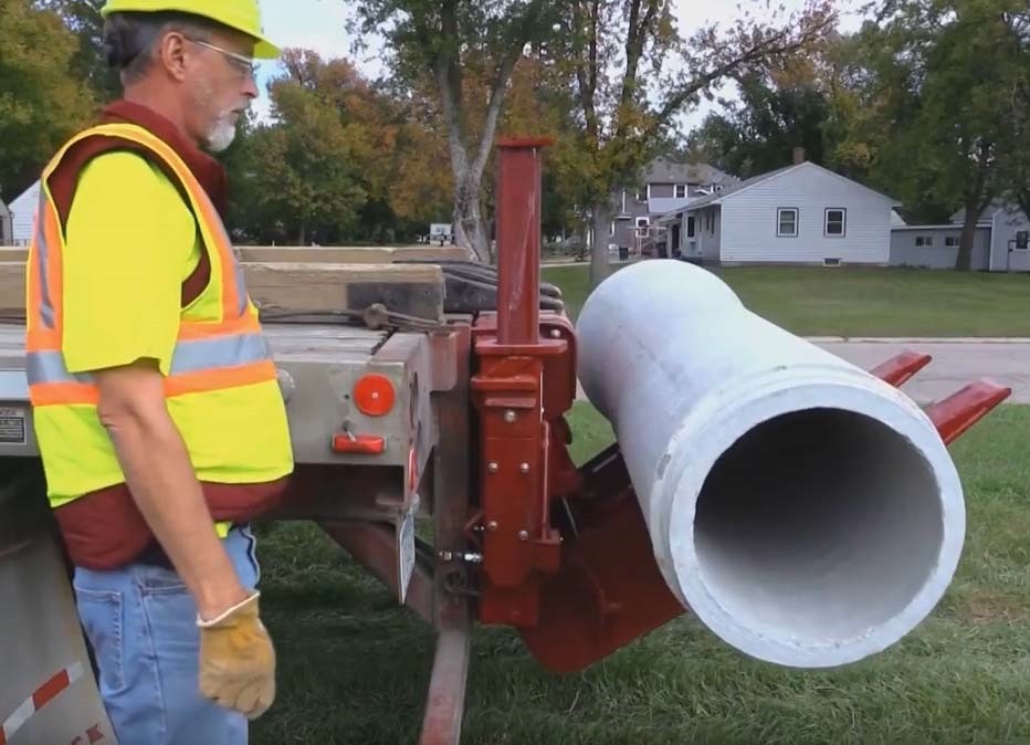 Pipemaster pipe unloader