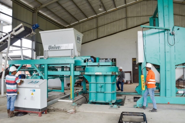 Universal Vibration Table