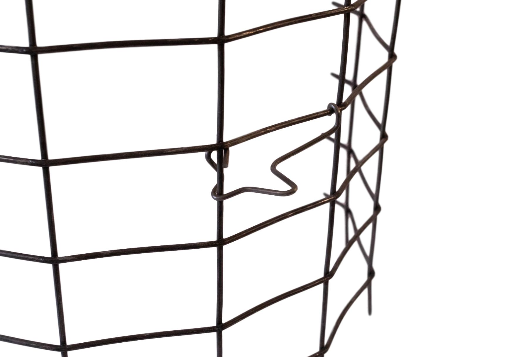 TWIST LOK HORIZONTAL Twist-Lock spacer on cage